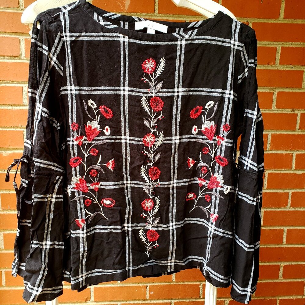 EUC LOFT mixed media black white embroidered bell sleeve (M)